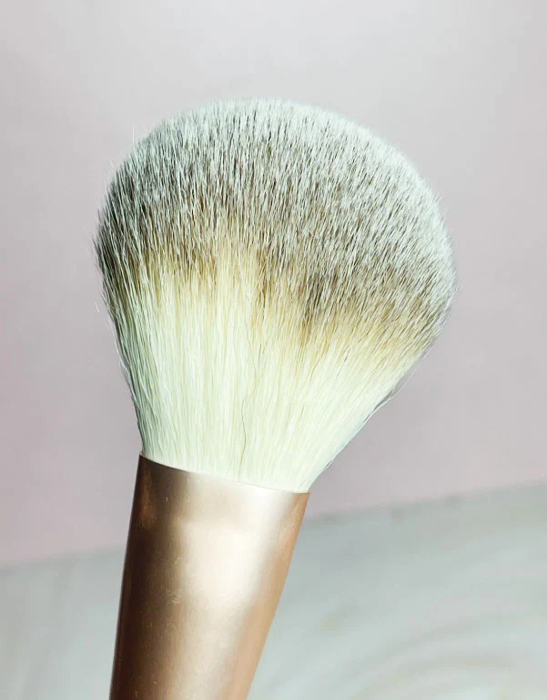 Bloom Brocha rubor + base Bloomshell - Image 3