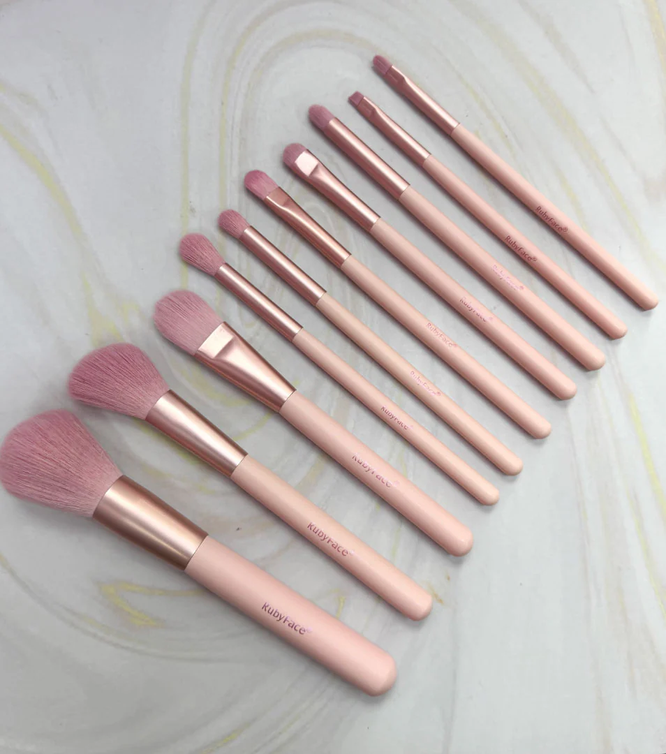 Cosmetiquera brillante + Kit de 10 brochas Ruby Face - Image 2
