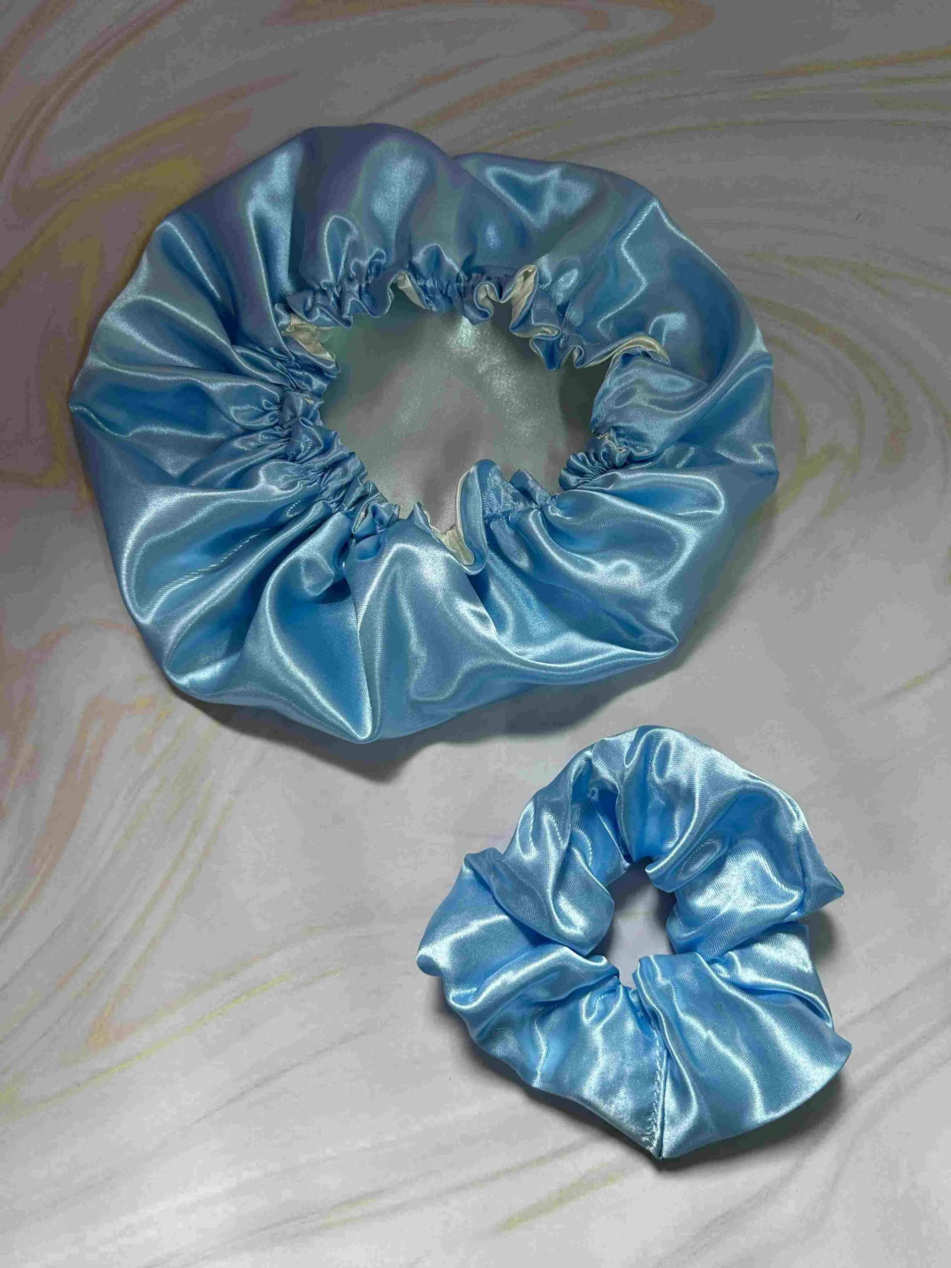 Gorro de satín + scrunchie - Image 3