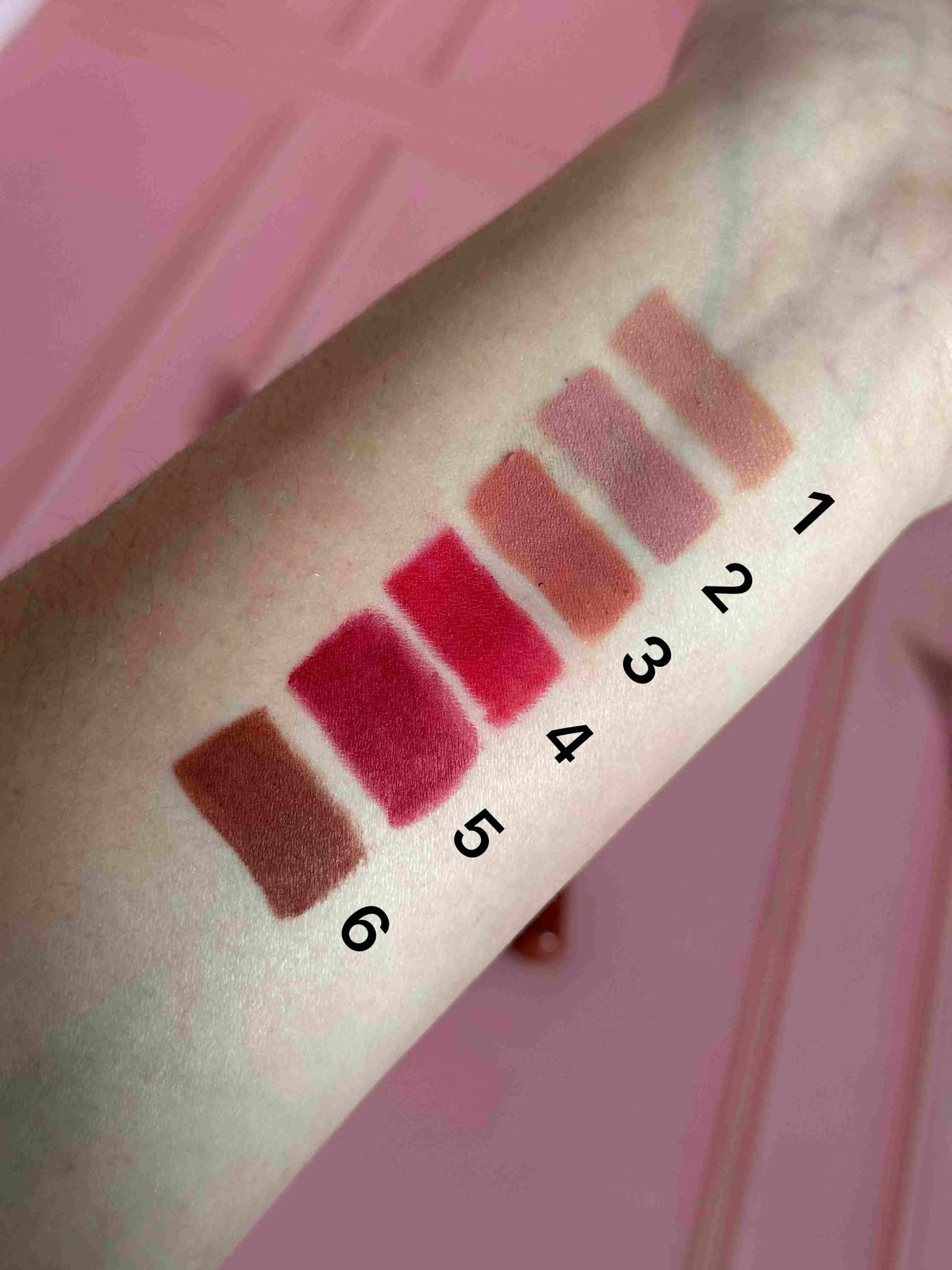 Lápiz de labios con sacapuntas MYK - Image 3